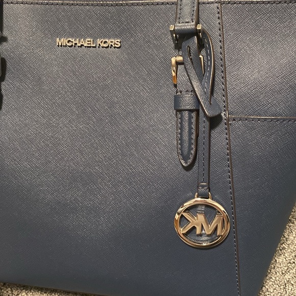 Michael Kors Charlotte Large Leather Top-Zip Navy - Picture 8 of 12